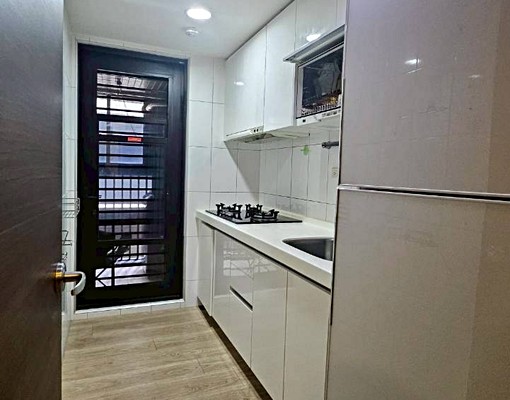 優質三房附家具拎包入住含車含管免服務費 - Image 2