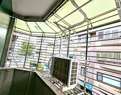 東門捷運站！陽台雙面採光雅房！可租補！限女 - Image 6
