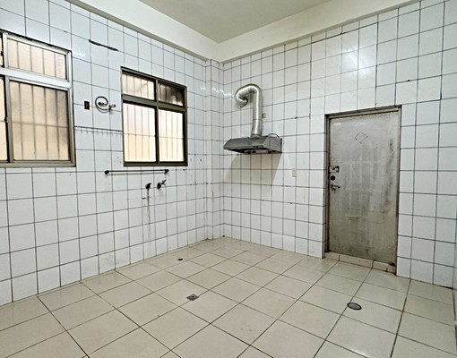 超低價★邊間大透天店住二合一★可辦租補 - Image 3