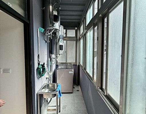 西門❣️全新裝潢免爬高/大空間垃圾代收/傢俱齊全台電計費 - Image 9
