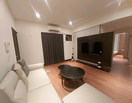 屋主自租～徵愛乾淨有工作證的租客 - Image 1