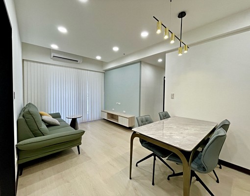 高鐵特區/3房車位傢俱電器出租 - Image 1