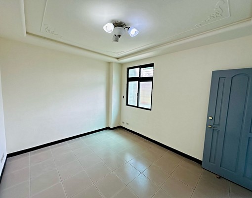 近捷運英專住辦一樓 - Image 8