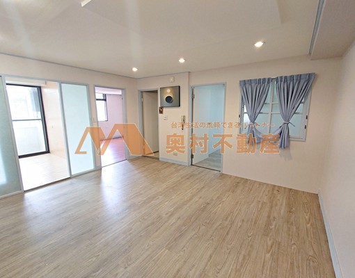 國泰華府帝寶對面●住辦皆宜24H管理坪數實在 - Image 10