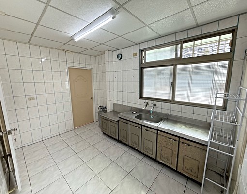 區公所🏘️全新整理空間寬敞🔥近捷生活機能強/採光雙陽台 - Image 13