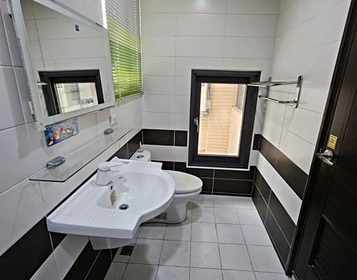 特區住辦~格局方正,室內使用空間大 - Image 15