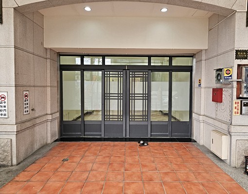 特區住辦~格局方正,室內使用空間大 - Image 19
