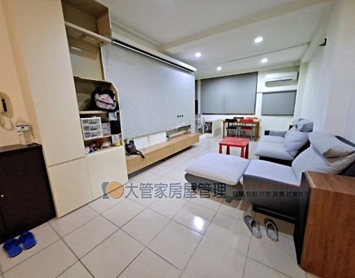 租臨近巨城.三房附家電具 - Image 1