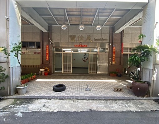 嶺東文山國小楓康/巷內大面寬店面1~2樓三房可營登可停三台車 - Image 3