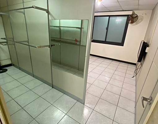 嶺東文山國小楓康/巷內大面寬店面1~2樓三房可營登可停三台車 - Image 10