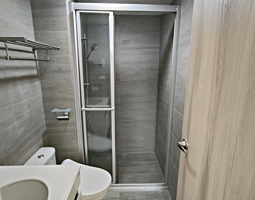 全新精裝小三房大露台電梯華廈 - Image 4