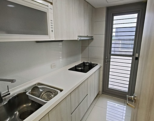 全新精裝小三房大露台電梯華廈 - Image 6