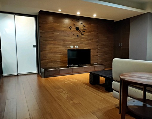 東區忠孝敦化捷運電梯兩房漂亮屋況附家具家電立即可入住 - Image 1