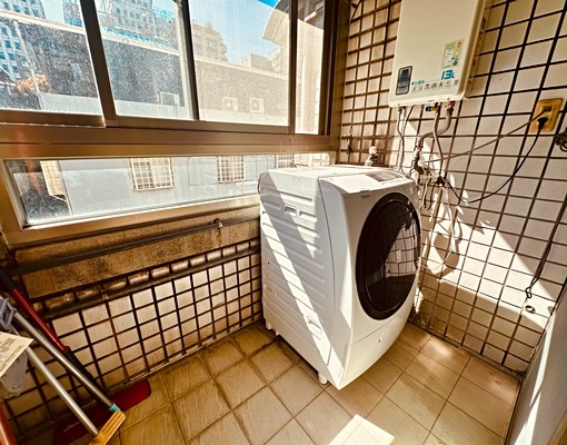 東門/可租補入籍/台水電/機能佳/採光佳/陽台/電梯 - Image 10