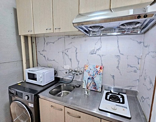 近火車站可營登美業可寵1+1房有廚房含管.台水電租補 - Image 5