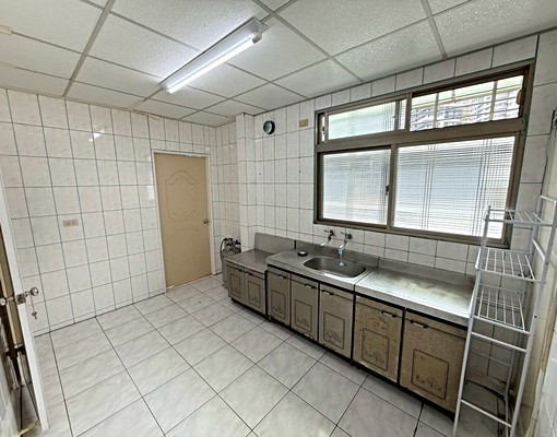 新店區公所🏠整層三房/台水電/全新變頻冷氣/近捷機能佳 - Image 9