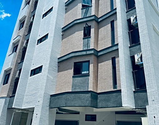 全新未住~免管理費一中旁獨洗獨曬可雙租補美套房全新家具電器 - Image 3