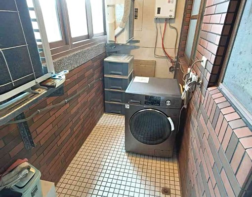 市區巨城旁~外商首選精美裝潢優質採光3改2房~屋況優家電全 - Image 12