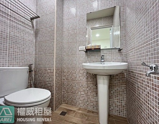 近愛河舊市議會⭐️超大臨路翻新一樓金店面 - Image 4