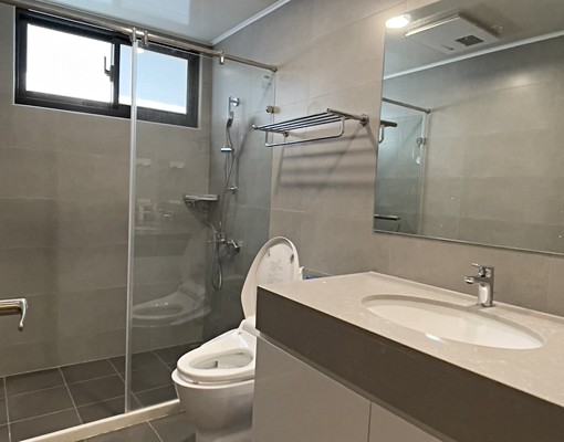 首租~永康東橋綠海都心~4房雙平車~傢具傢電全~可租補 - Image 4