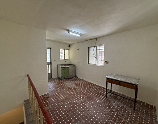 三角窗1-2樓店面住家 - Image 10