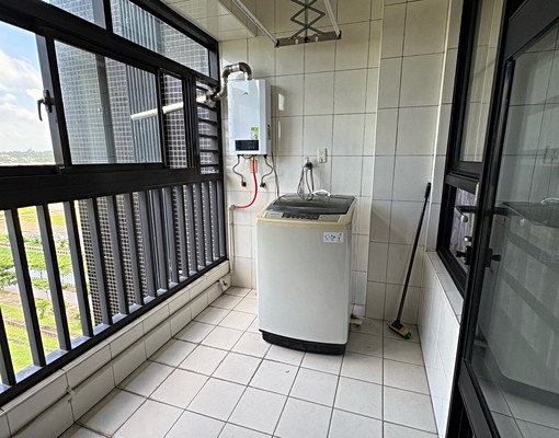 華鳳特區高樓採光佳面公園一房一廳一衛一陽 - Image 4