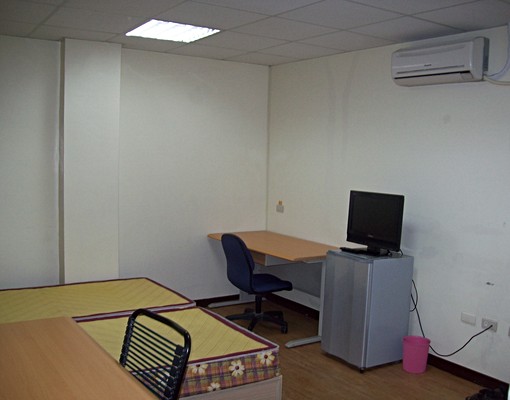 近中山大學/愛河套房出租 - Image 2