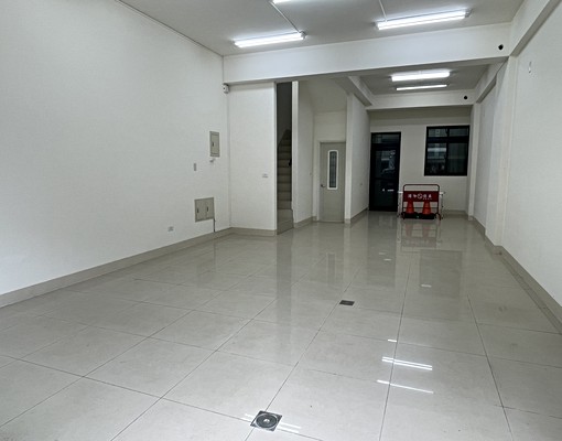 竹南大埔台積電旁仁愛路[透天五米寬店面住家]四樓半 - Image 1