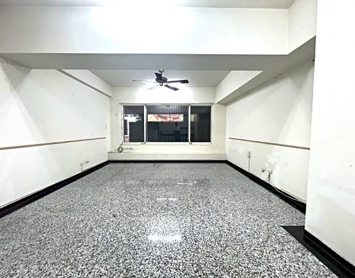 ⚡獨家強案⚡店面+住家⚡正文心南路上⚡順向轉角顯眼 - Image 3