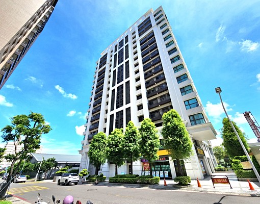 楠梓家樂福旁芳崗博市館精緻景觀小豪宅大兩房+車位 - Image 1