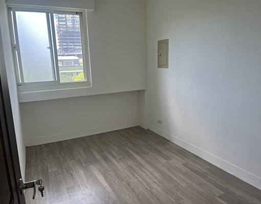 忠孝東路捷運美三房,可申請租補 - Image 1