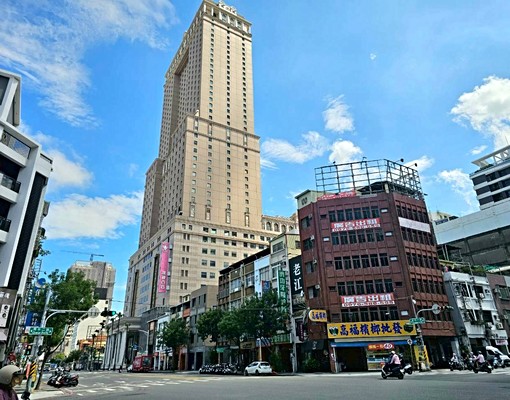 漢神百貨商圈時尚高層景觀套房 - Image 3
