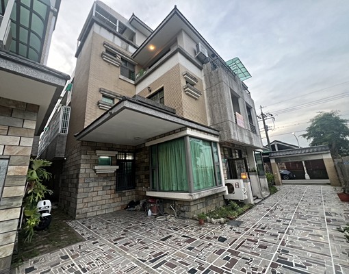 (租)南科安定坐擁公園第一排美車墅 - Image 3