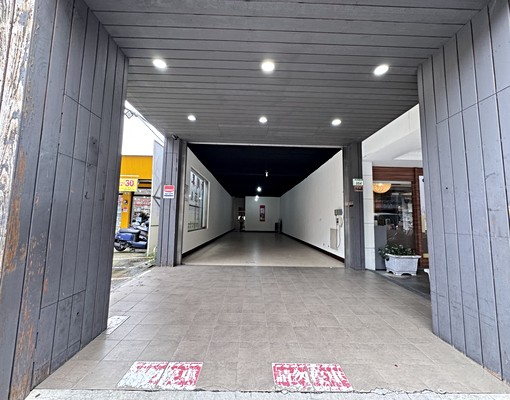 春日路站牌口黃金店面-整棟出租💰🏠 - Image 2