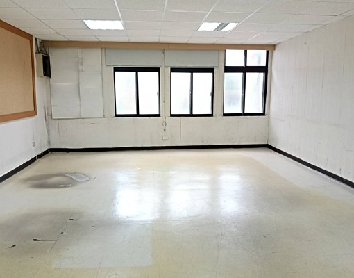 免仲費雙十路二段X號2樓23坪店面3萬2 - Image 2