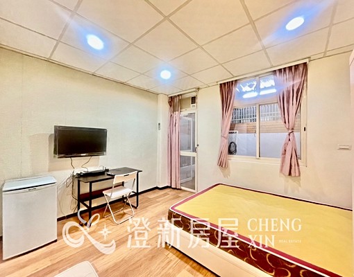 獨立陽台洗衣機🔥台電計費✨舒適大空間溫馨木地板、有垃圾處理 - Image 1