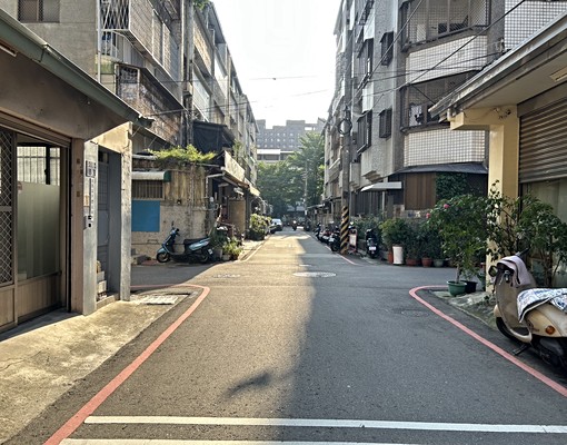 雅房價租整層☘勤美誠品🌳明亮公寓爬梯5樓🌳獨立廚房 - Image 5