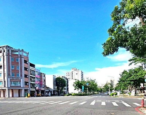 可設籍可租補～內惟市場旁透天店住，亦適合工作室 - Image 1
