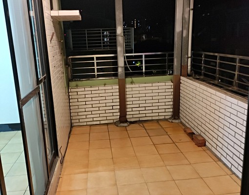 石牌國小大門斜對面,距石牌捷運站6分鐘。 - Image 12