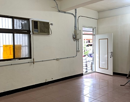 桃園市力行路(夜市旁)(一樓)倉庫出租 - Image 2