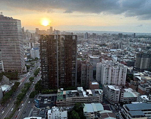 西區草悟道金典絕美視野套房 - Image 1