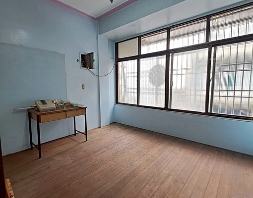新營8米路透天店面住家 - Image 6