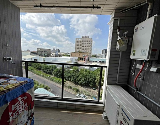 視野採光佳,家具家電飲水機皆有,拎包即可入住,南科市區便利 - Image 2