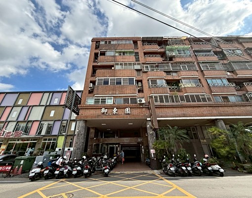 市中心雙百貨套房 - Image 8