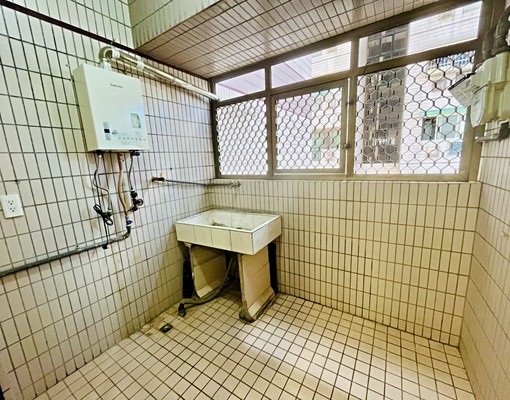 國泰桂冠好屋況大三房(可租補) - Image 8