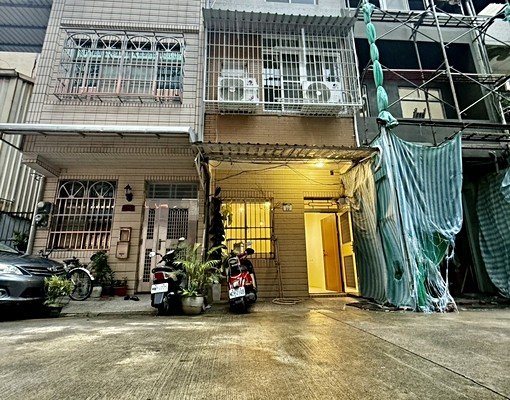 🍎三多商圈優質透天-屋況良好適合工作室(美容、小店面)等 - Image 2