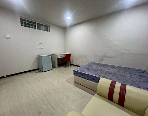 台南租屋~東門電梯套房(402) - Image 2