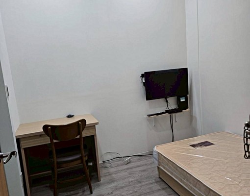 【新整理裝潢】→有小更衣間,全新家具家電 - Image 1