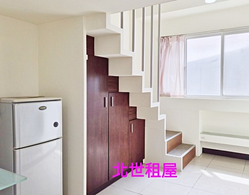市政府捷運~大露台~新粉刷漂亮採光套房 - Image 6