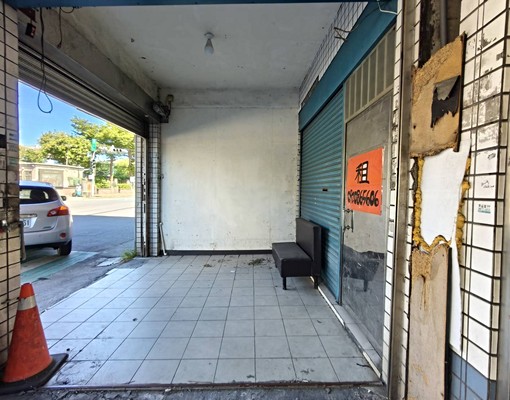 德昌透天厝店面兼住家、1-4樓、近永吉公園、學校旁 - Image 1